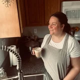 Julie Simon | Cottage Baker cover